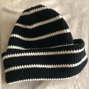 Wool black and white chic toque